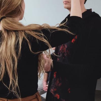 Dernier retouches maquillages